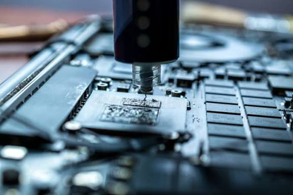 Reballing de componentes sobre placa